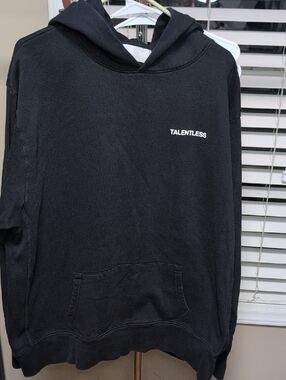 TALENTLESS Black Minimal Logo Hoodie